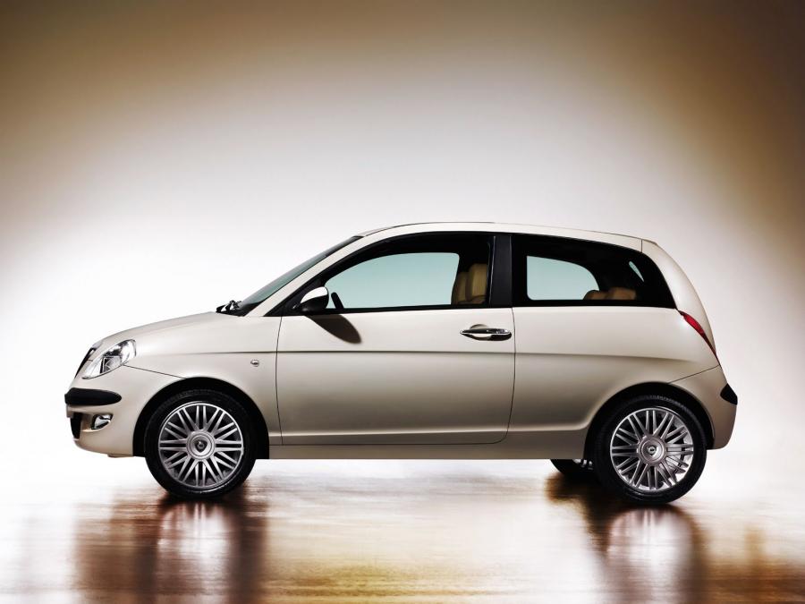  Lancia Ypsilon Unique Edition 2003 года  (фото 6 из 40)